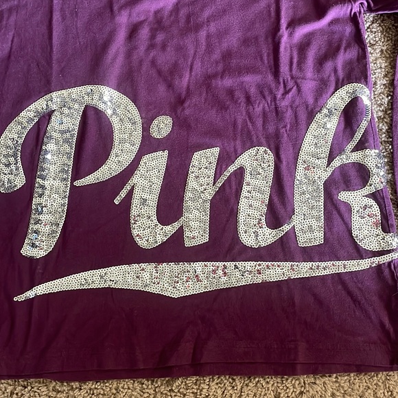 Ladies Pink Victoria Secret l/s top with silver sequins spelling PINK Sz L - Picture 2 of 12